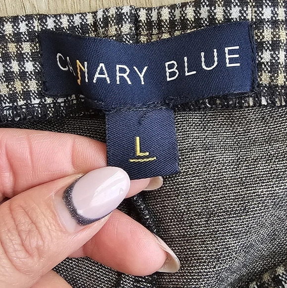 Cream and Tan Skinny Pants with Classic Geometric Design - Picture 7 of 8